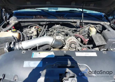 2001 Chevrolet Tahoe Ls from USA, damaged, VIN 1GNEC13TX1J135000